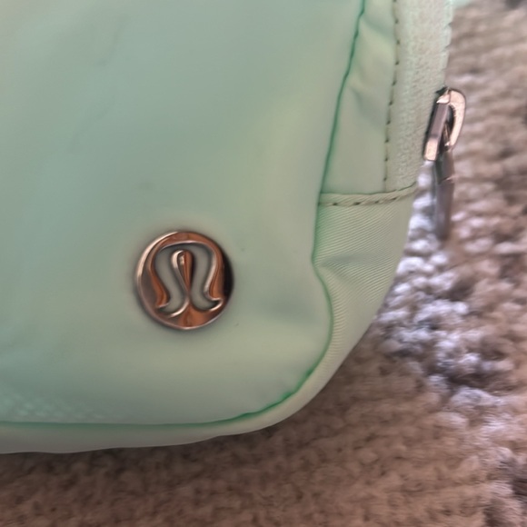 Lulumelon crossbody - Picture 4 of 4